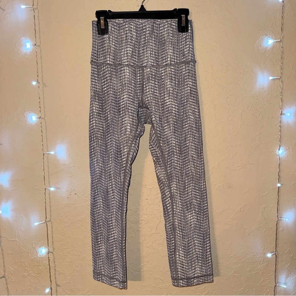 Lululemon Wonder Under High Rise - Picture 2 of 4